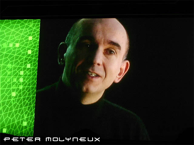 Molyneux saa kunniatohtorin arvon
