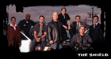 The Shield  -  poliisisarjasta peli