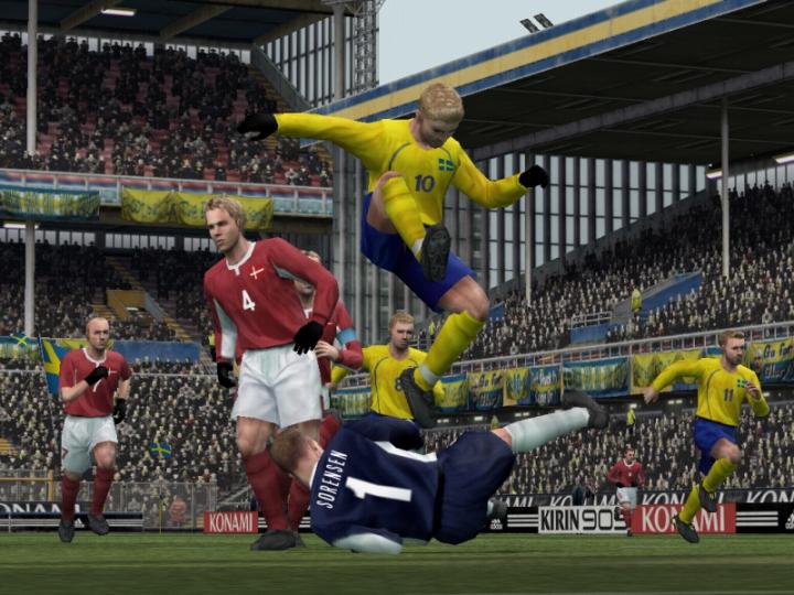 Uusia kuvia Pro Evolution Soccer 4:stä