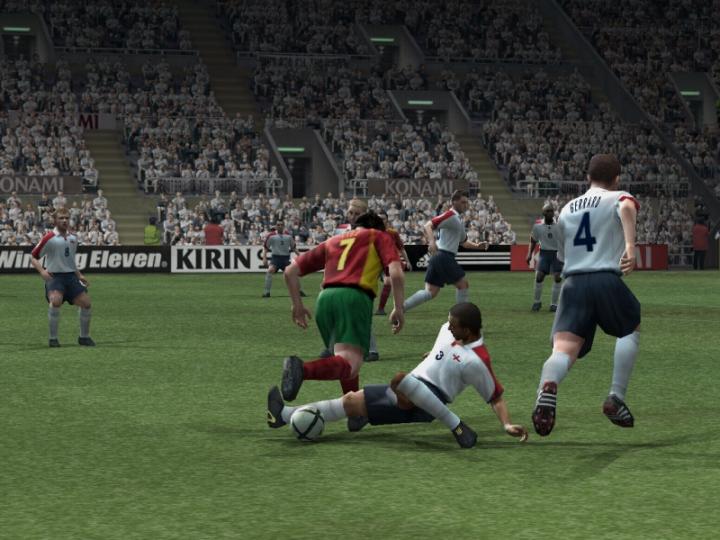 Uusia kuvia Pro Evolution Soccer 4:stä