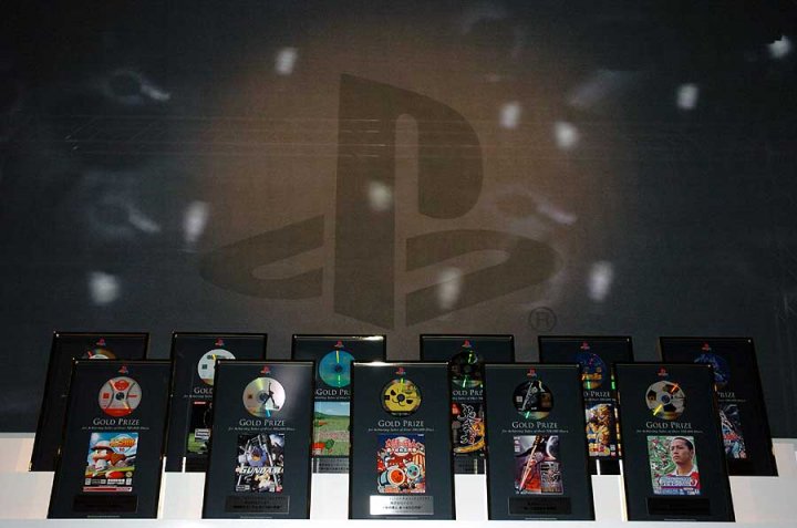 Sony palkitsi myyntimenestyksiä