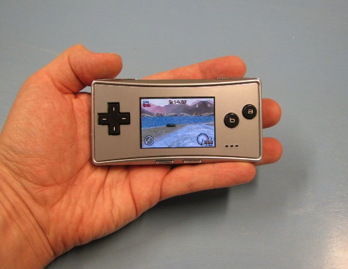 Game Boy Micro 4.11. nelivärisenä
