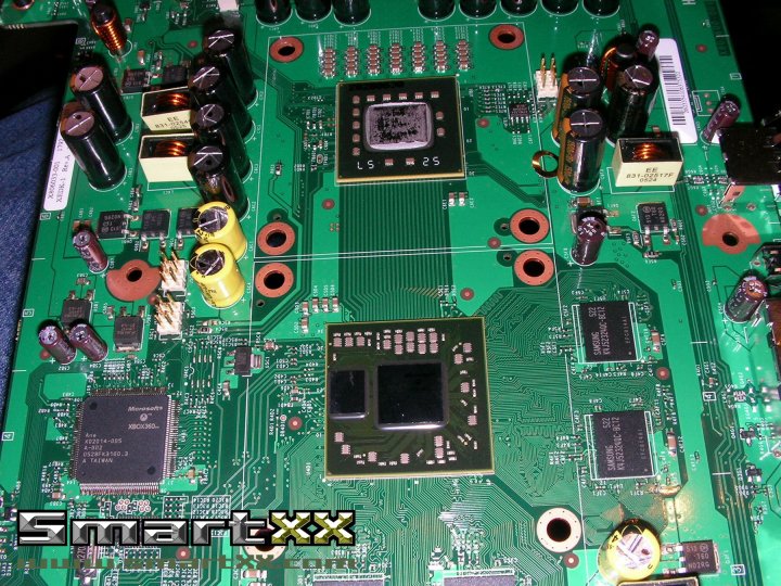 Xbox 360:n kehitysyksiköitä modaajien käsiin