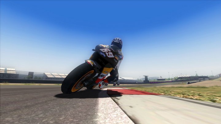 X05: MotoGP kaasuttelee Xbox 360:lle