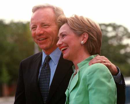 Hillary haluaa pelit tarkempaan valvontaan