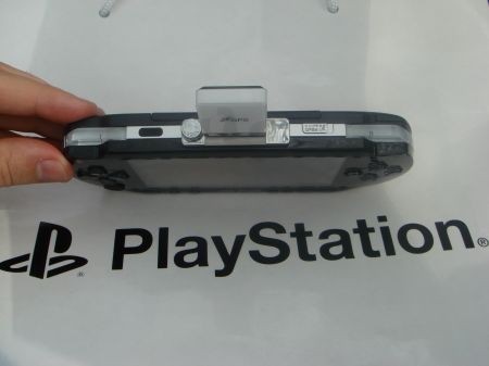 GC 06: Kuvia PSP:n GPS- ja EyeToy-lisälaitteista