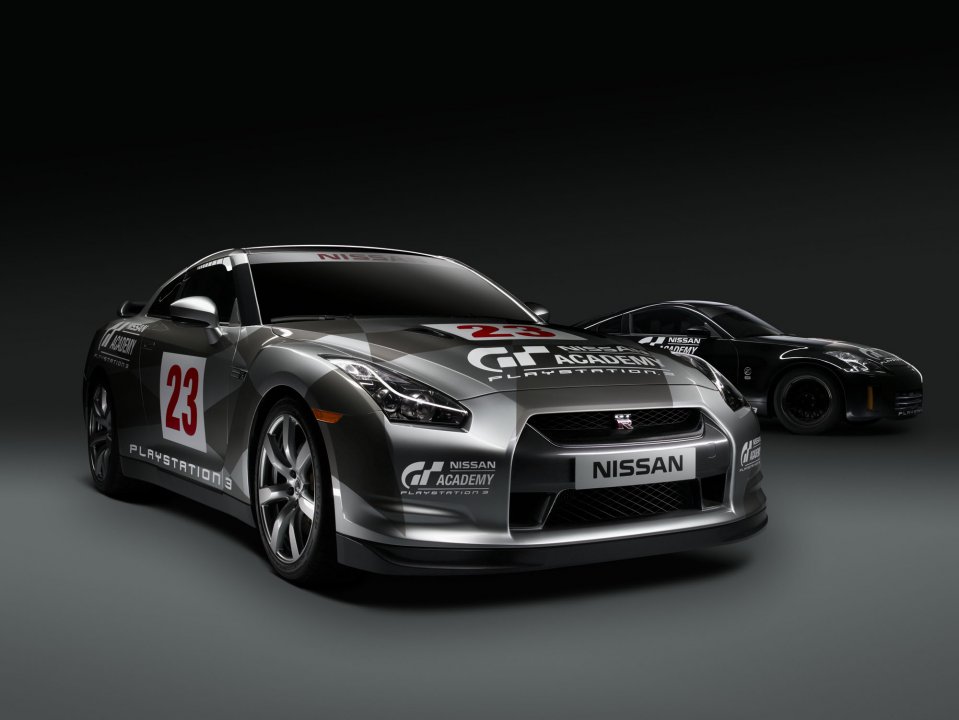 Nissanin kisakuskiksi GT5 Prologueta ajamalla