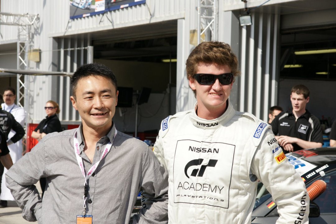 Konsolipelaaja väläytti taitojaan oikeassa autokisassa