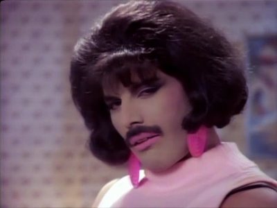 Ready Freddie? SingStarin Queen-painokset maaliskuussa