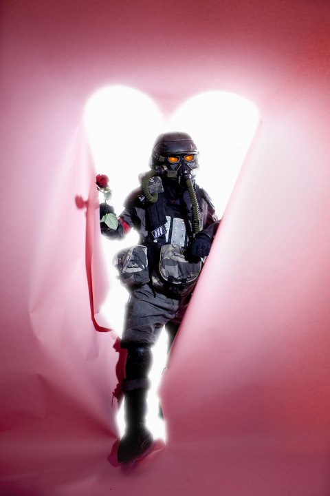 Helghast-soturi romanttisissa kuvissa