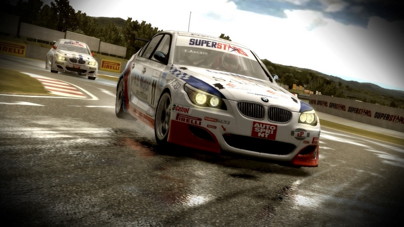 Starttaa kesään Superstars V8 Racing -skabassa