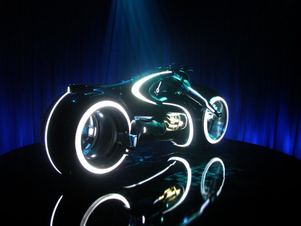 Disney-tuottaja lipsautti uuden Tron-pelin julkisuuteen?