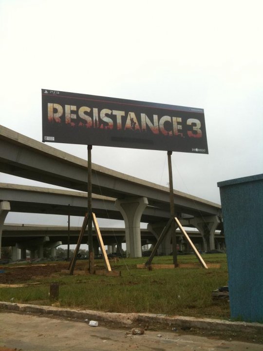 Resistance 3 -mainoksia elokuvan kulisseissa