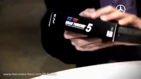 Gran Turismo 5 kolmella levyllä?