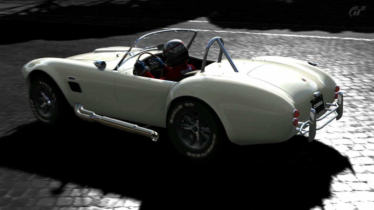 Luukku 15: Forza 3 vs. Gran Turismo 5