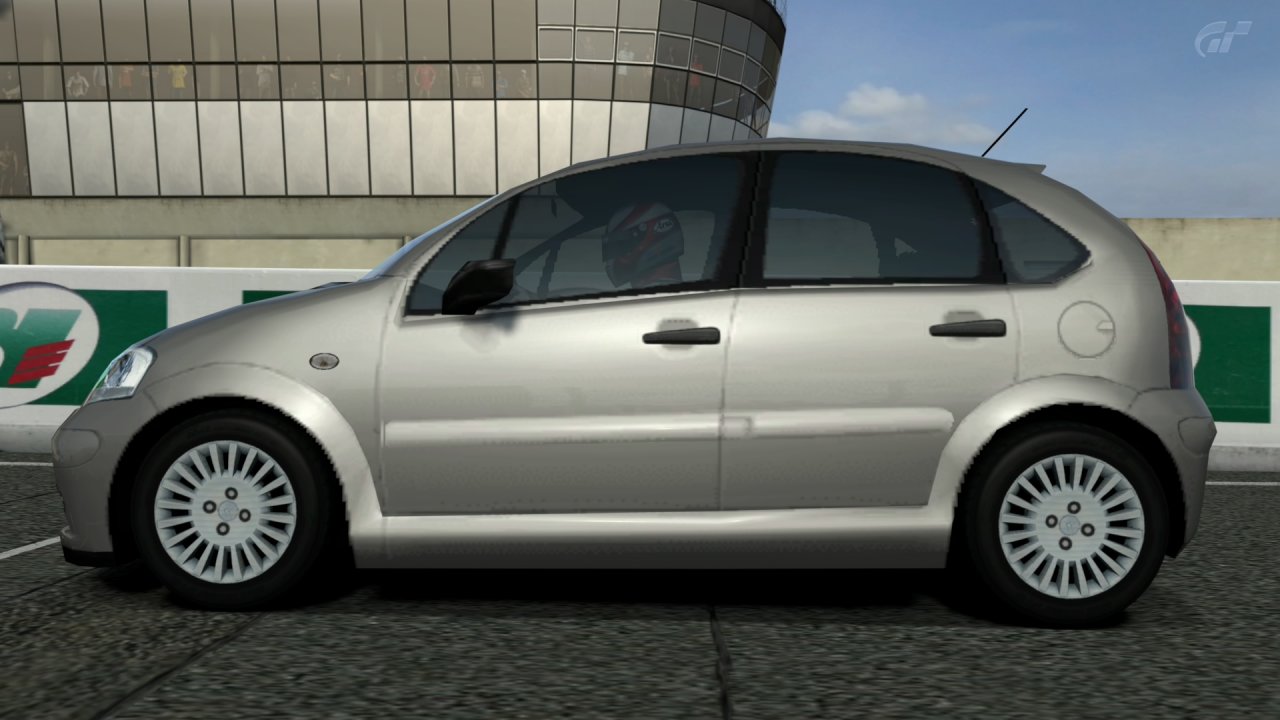 Luukku 15: Forza 3 vs. Gran Turismo 5