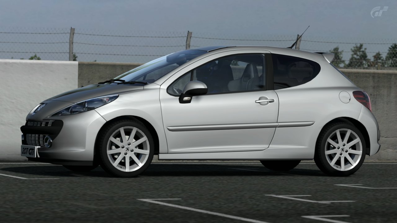 Luukku 15: Forza 3 vs. Gran Turismo 5