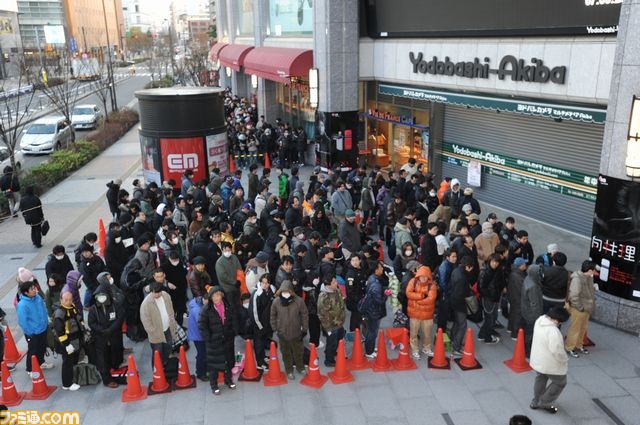 3DS-julkaisu keräsi jonoja Japanissa