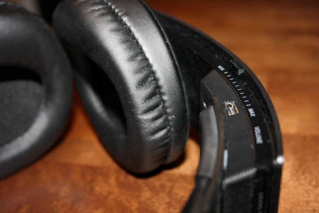 Testissä Sony Wireless Stereo Headset