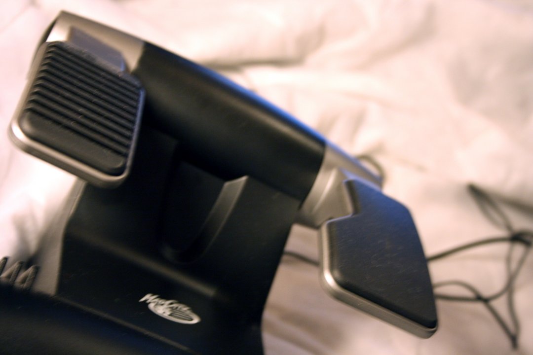 Testissä Mad Catz Wireless Force Feedback Racing Wheel