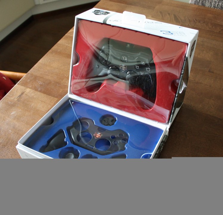 Testissä Mad Catz MLG Pro Circuit Controller