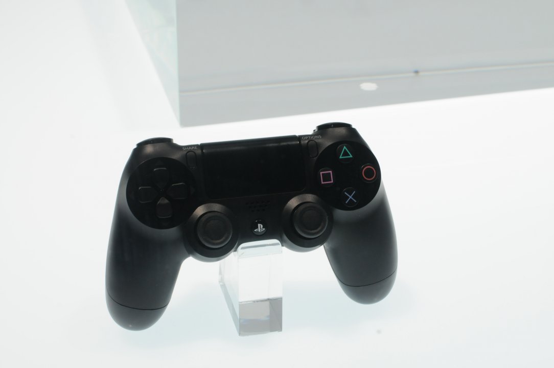 E3: Xbox One vs. PlayStation 4 – ohjainten taisto