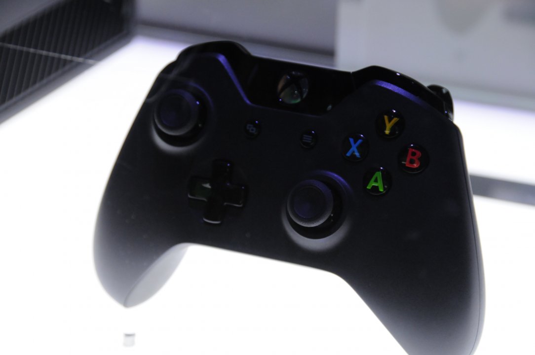 E3: Xbox One vs. PlayStation 4 – ohjainten taisto