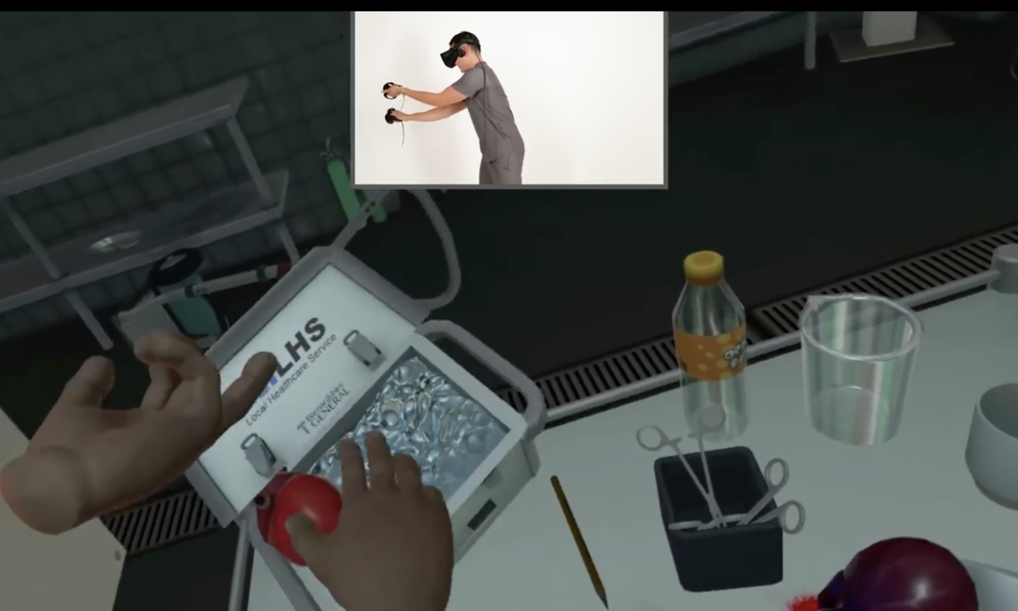 Kirurgi pelaa Surgeon Simulator VR-peli
