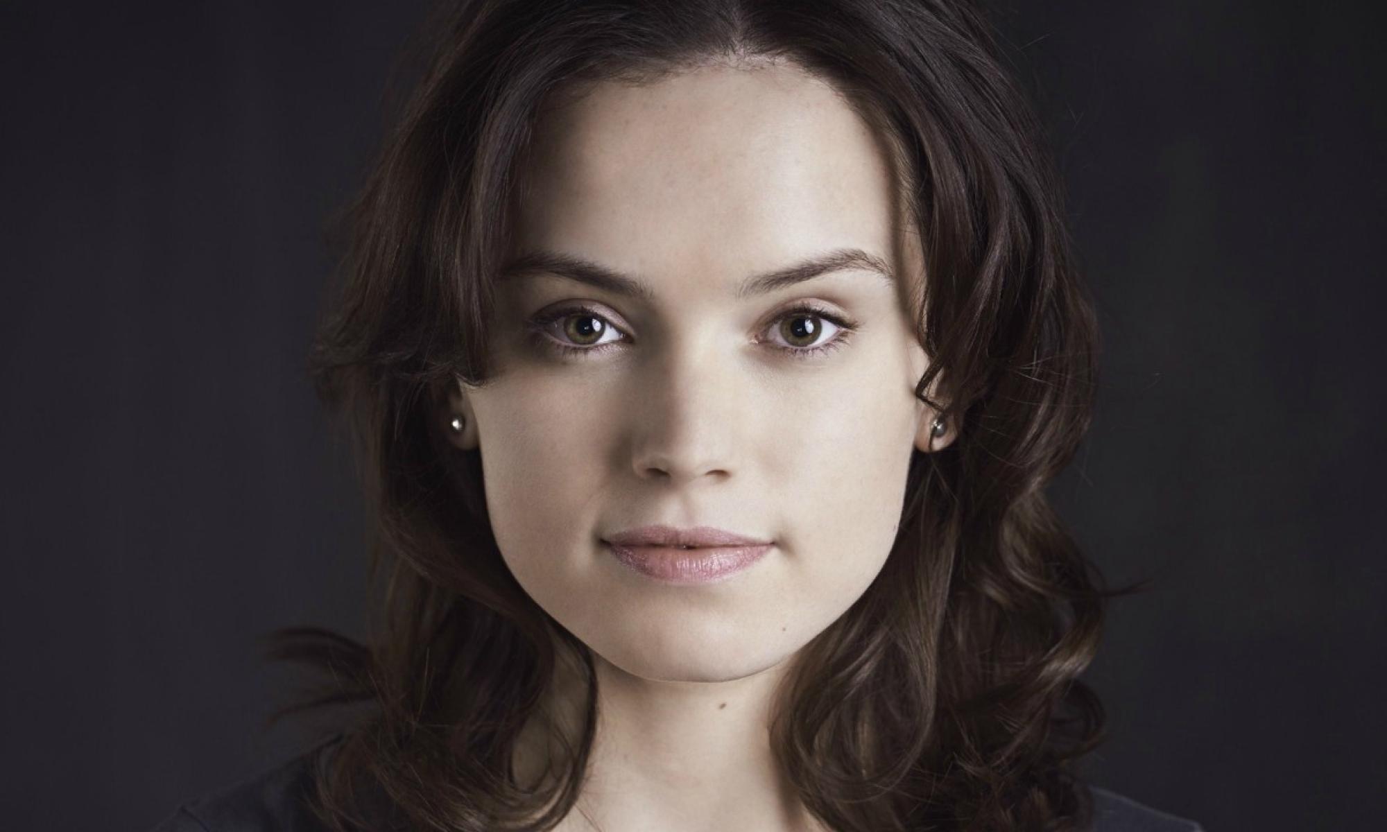 Daisy Ridley näyttelijä näyttelijätär no onhan se kaunis