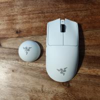 Razer Viper 4 Pro ja vastaanotin