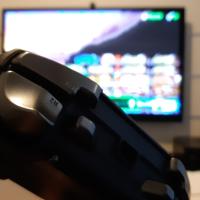 Razer Raiju Ultimate - Enemmän olkapäänappeja