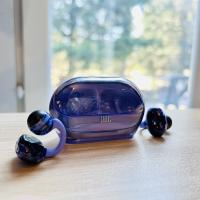jbl soundgear clips kuulokkeet ja kotelo.jpeg