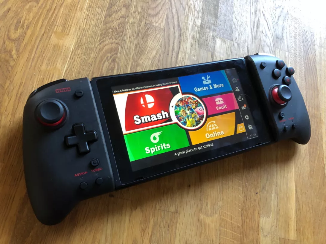 Hori Split Pad Pro Nintendo kiinni Switch-konsolissa
