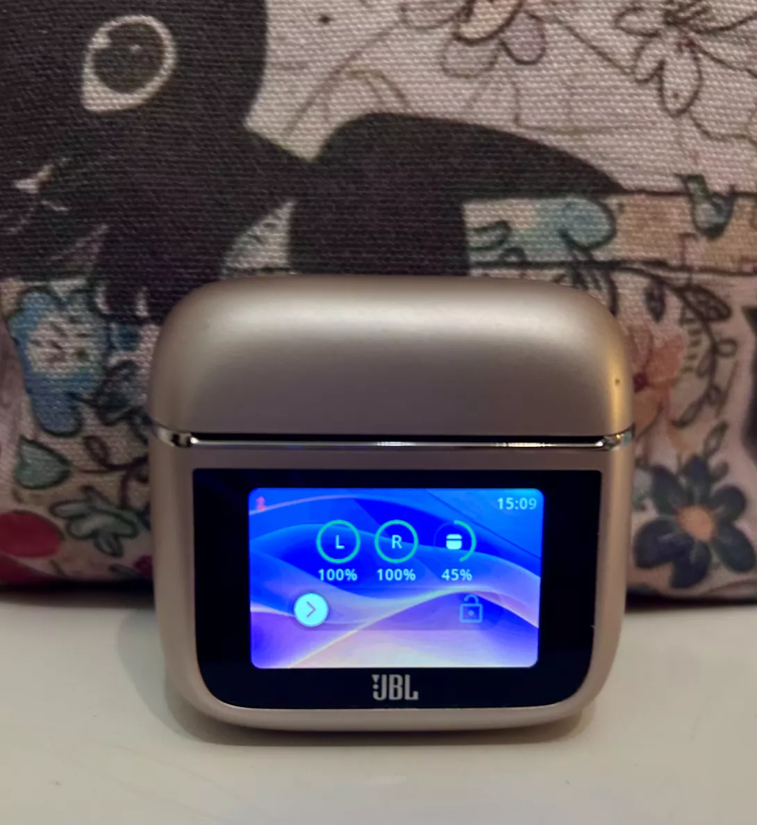 jbl tour pro 3 kotelo näyttö.jpeg
