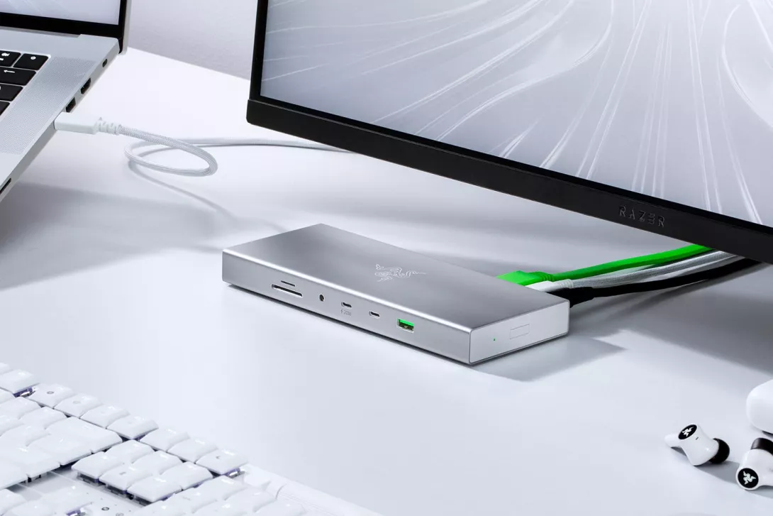 Razer USB 4 Dock: nostokuva